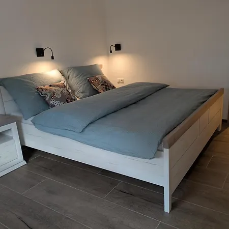 Gartenapart Lejlighed Pfunds